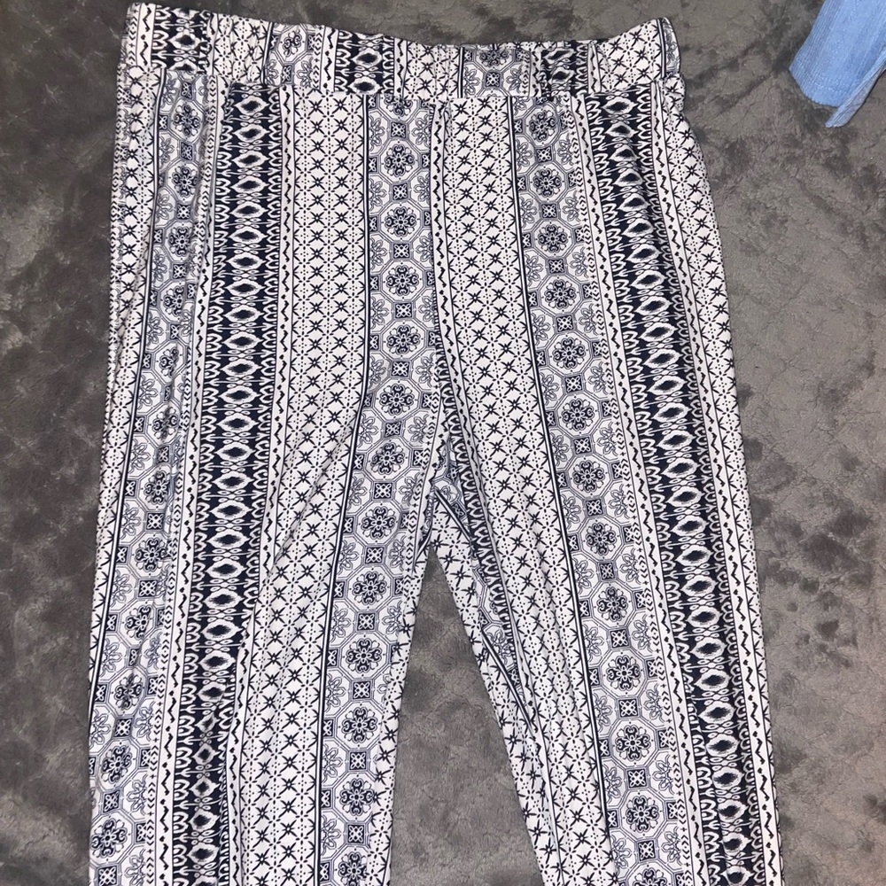 Printed flare pants